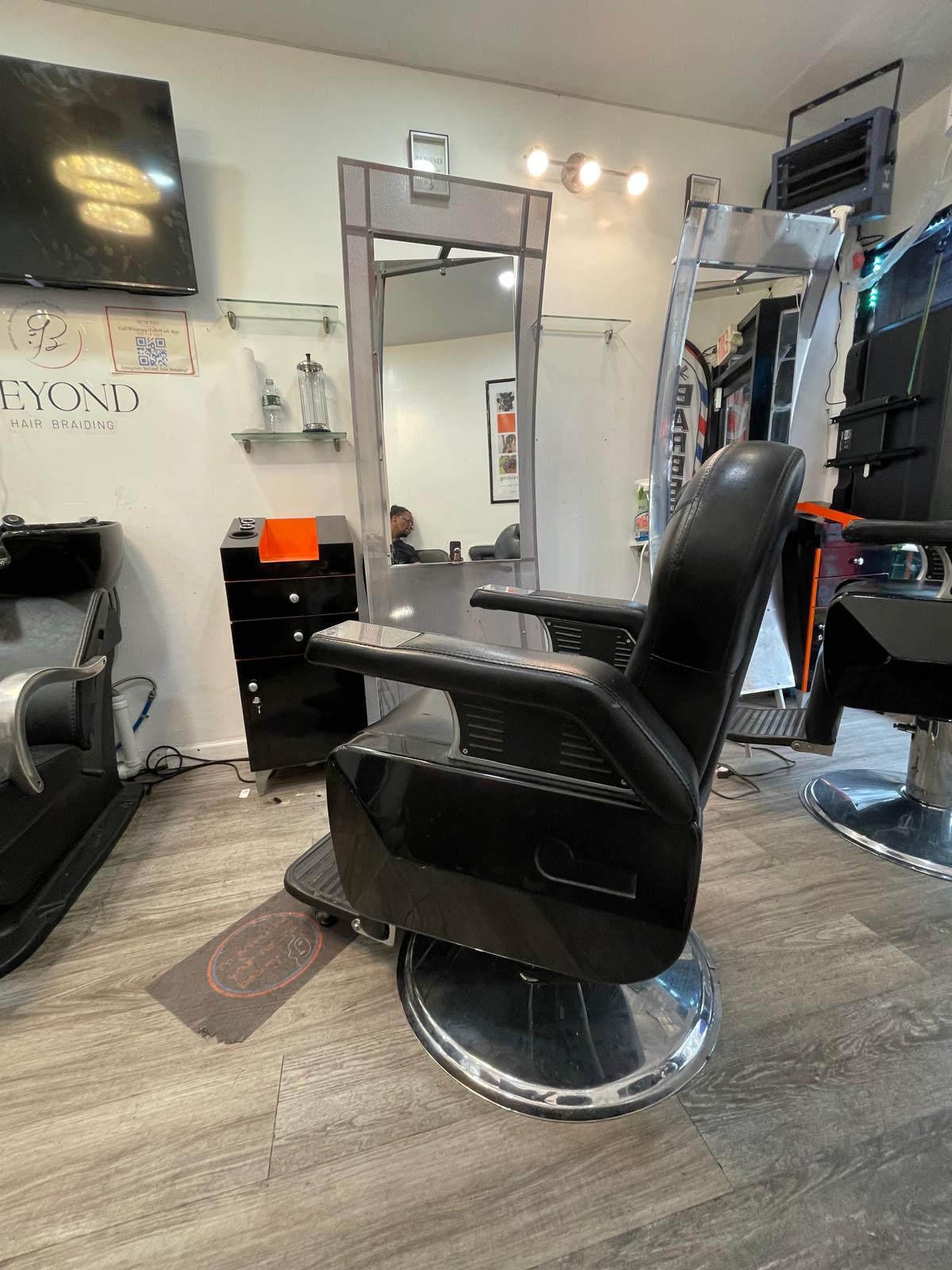 Styling chair and mirror